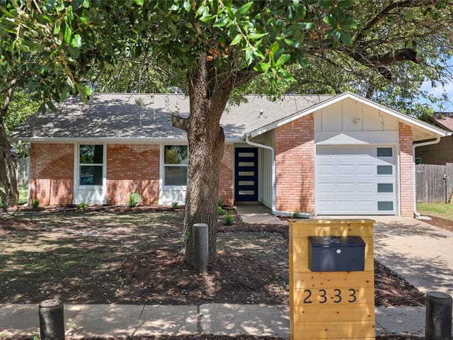 2333 Aldford DR
