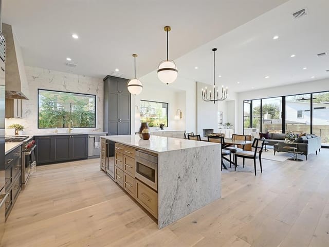 2333 Westoak Dr