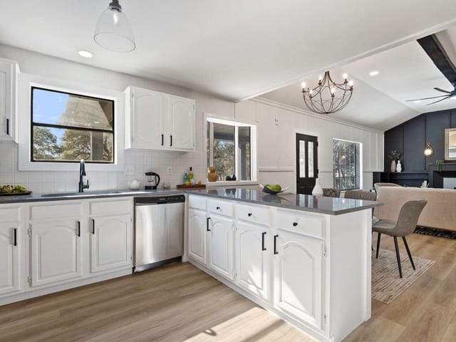 234 Woodcreek Dr