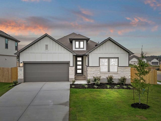 235 Red Tail Hawk LN