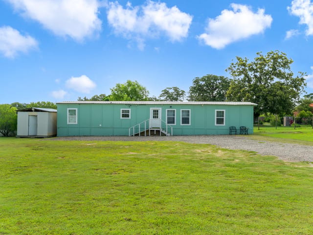 235 Thompson RD