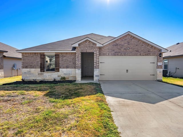 2354 Aylesbury DR