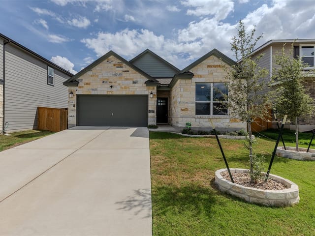236 Colonel McNally LOOP