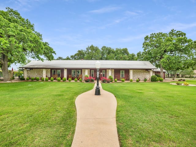 236 Olde Oak Dr