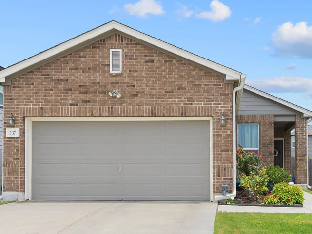 237 Benmyrtle Trl