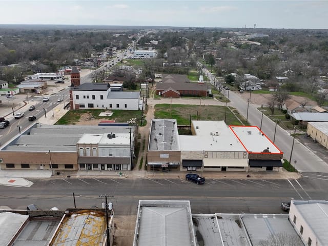 239 N MAIN St