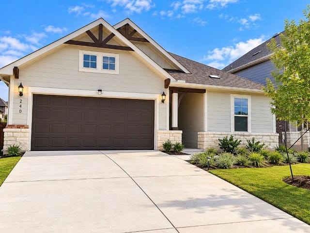 240 Canyoncrest WAY