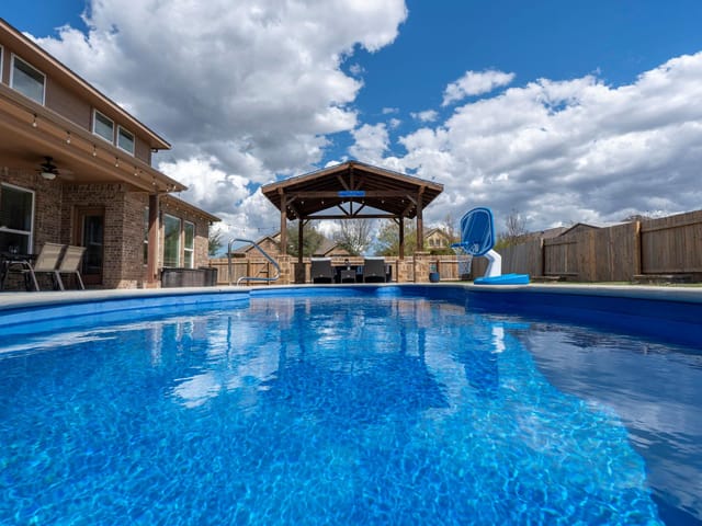 240 Parkrose Dr