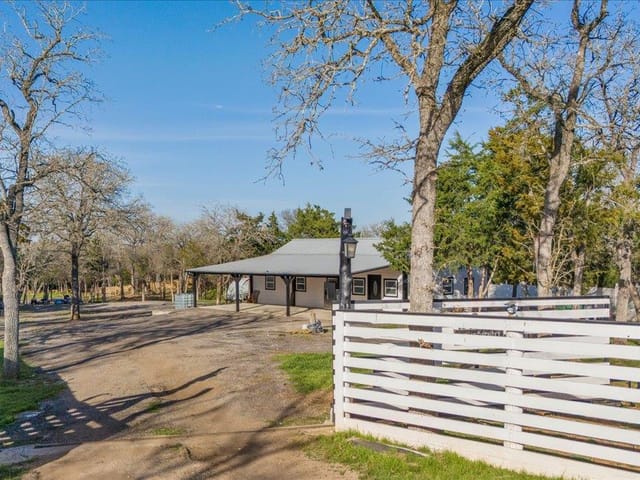 240 Riddle Rd