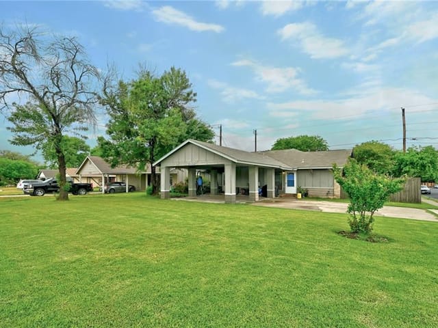 2400 Berkett Dr