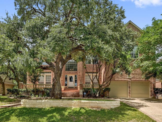2400 Cliffs Edge DR