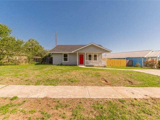2400 Towbridge Cir