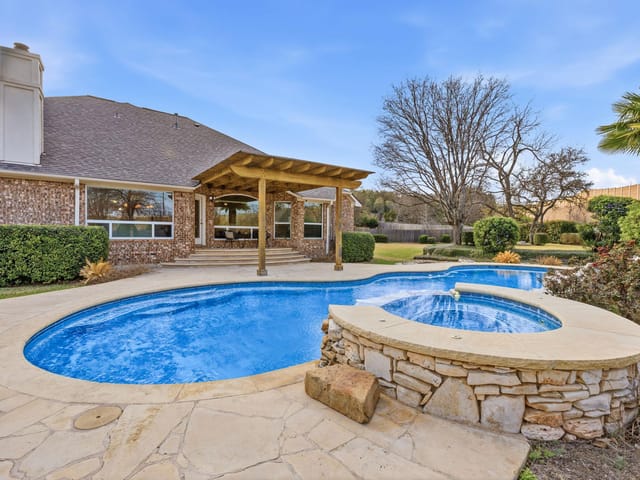 2400 Vestavia Ridge Ln