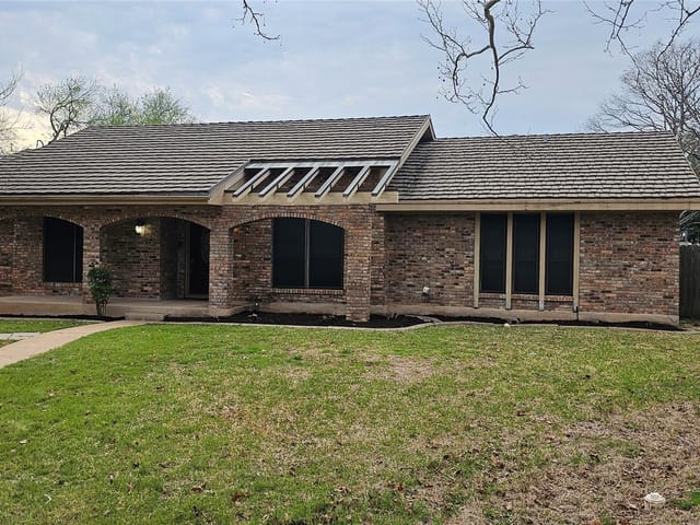 2401 Coral Ridge Cir