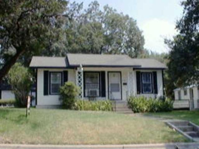 2401 FOREST Ave