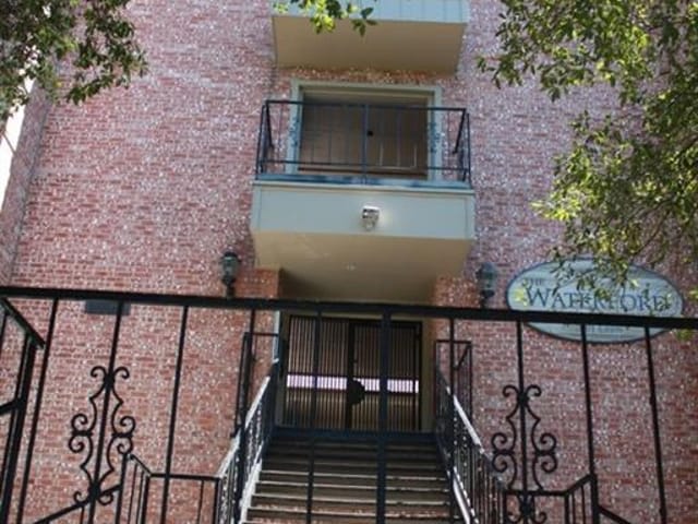 2401 Leon St Unit #301