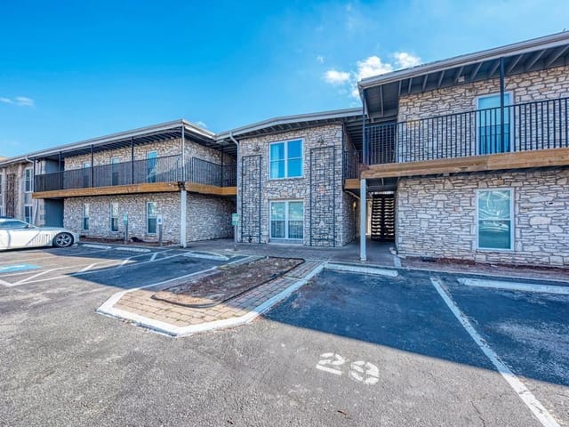 2401 Manor rd Unit #129