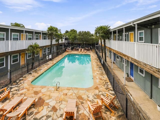 2401 Manor RD Unit #222