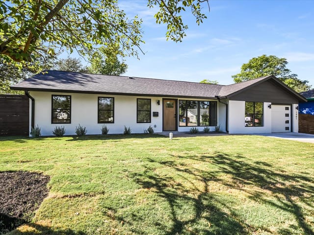 2401 Rogge Ln