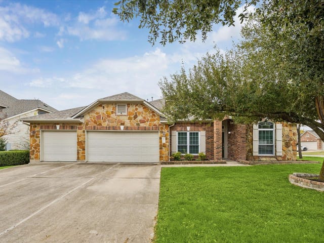 2401  Speidel Dr