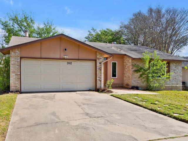2402 Broken Oak Dr