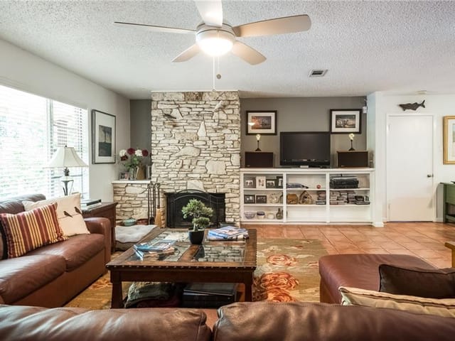 2402 Rock Terrace Cir