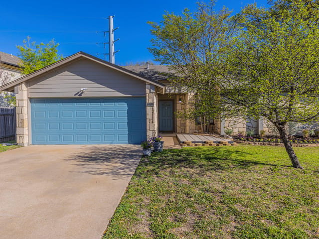 2402 Susan LN