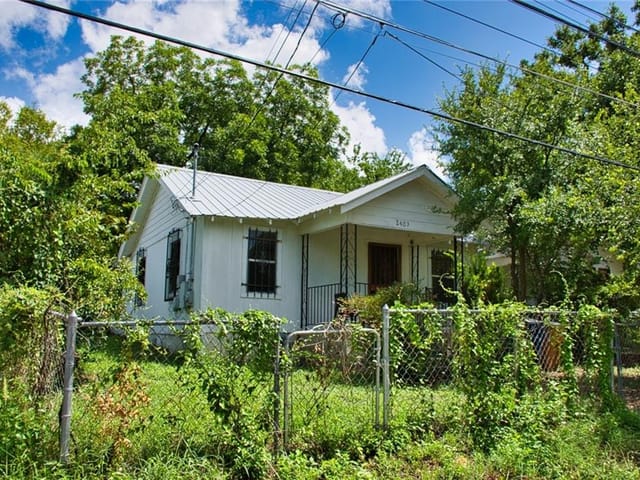 2403 Bryan St