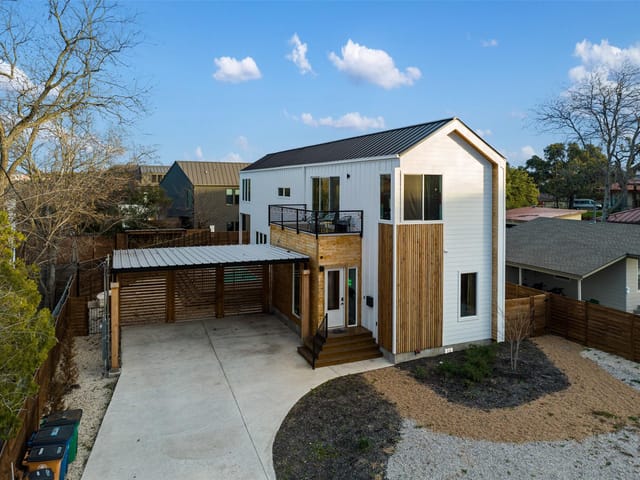 2403 Oak Crest Ave
