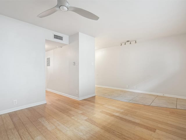 2404 Longview St Unit #105