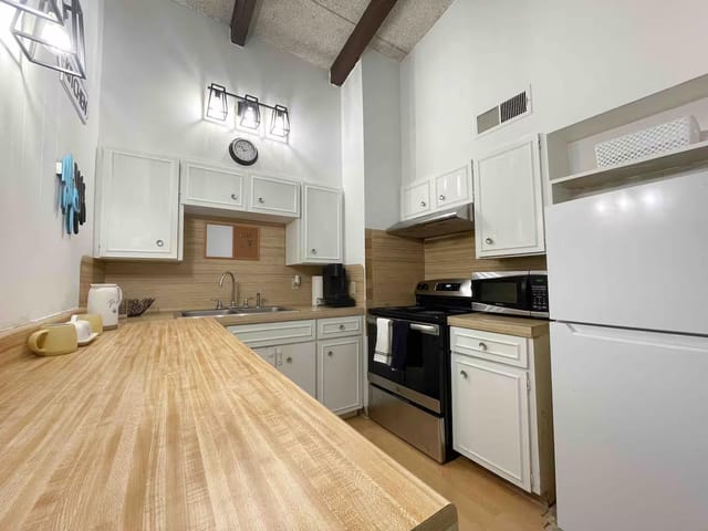 2404 Longview St Unit #204