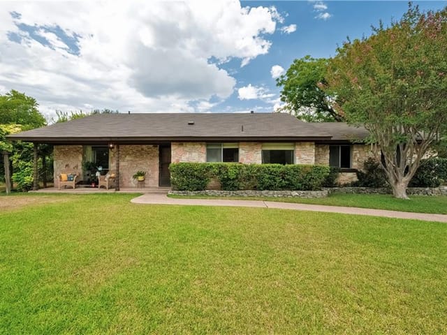 2404 Rustic Oak Ln