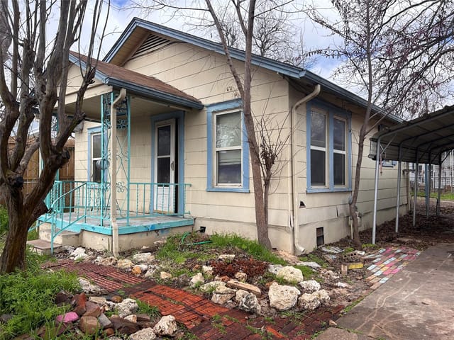 2404 Santa Rita St