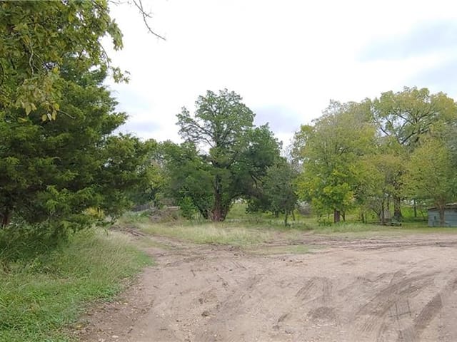 2404 Thrasher Ln
