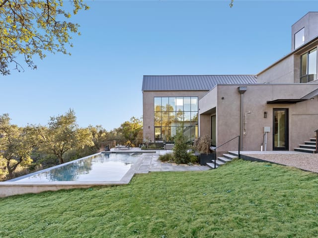 2405 Deer Pass