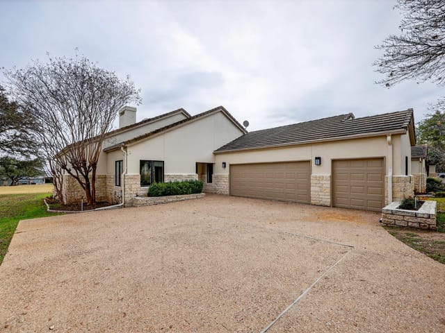 2405 Founders Cir