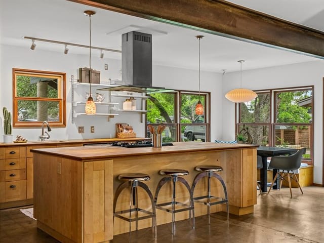 2405 Southland Dr