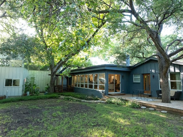 2405 Stevens CV