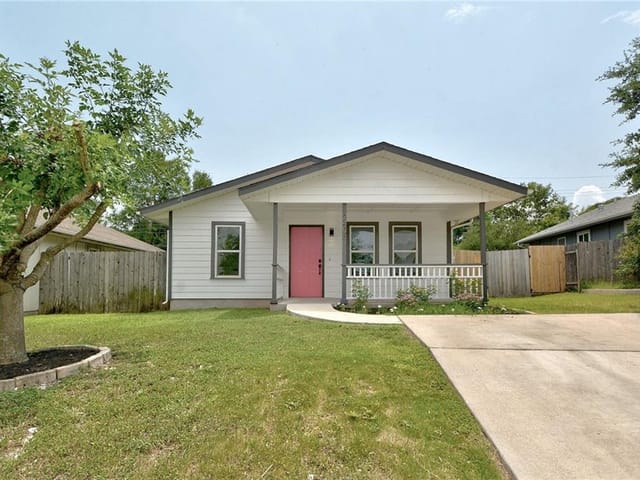 2405 Towbridge Cir
