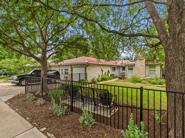 2406 Berkeley Ave Unit #B