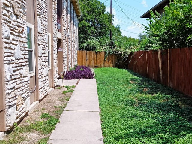 2406 Mission Hill Dr