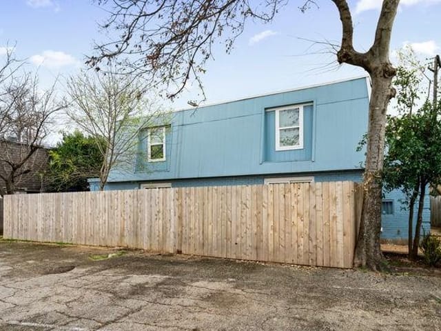 2407 Mission Hill Dr