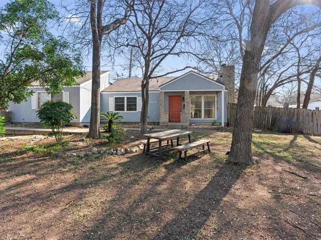 2408 La Casa Dr