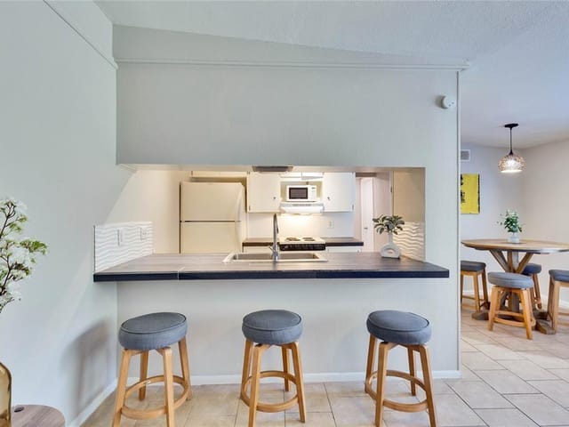 2408 Longview St Unit #205