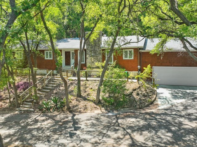 2408 Pemberton Pkwy