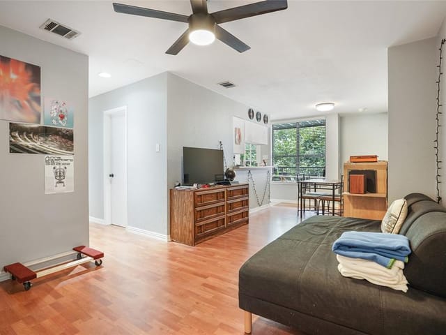 2409 Leon St Unit #201