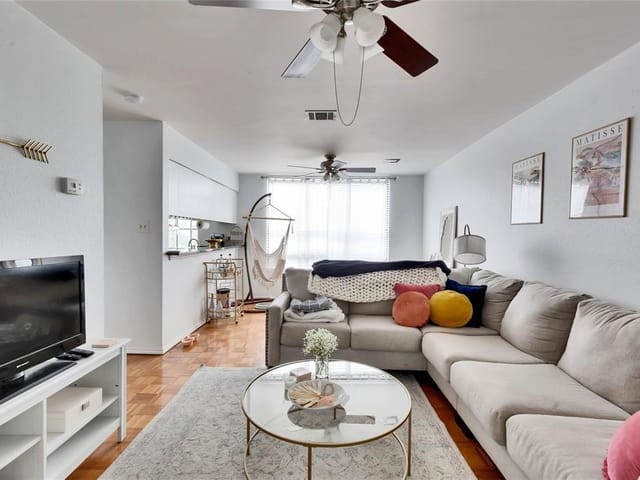 2409 Leon St Unit #302