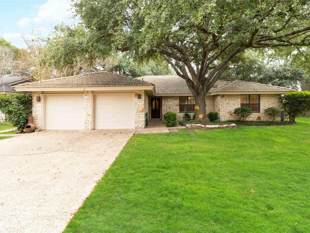 2409 Royal Lytham Dr