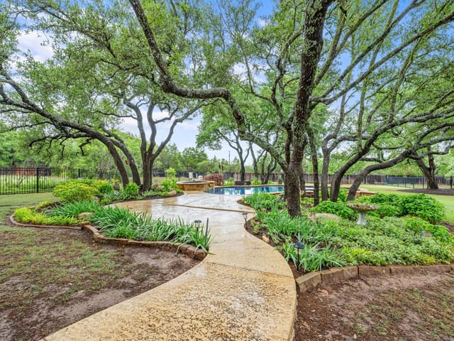 241 Onion Creek LN