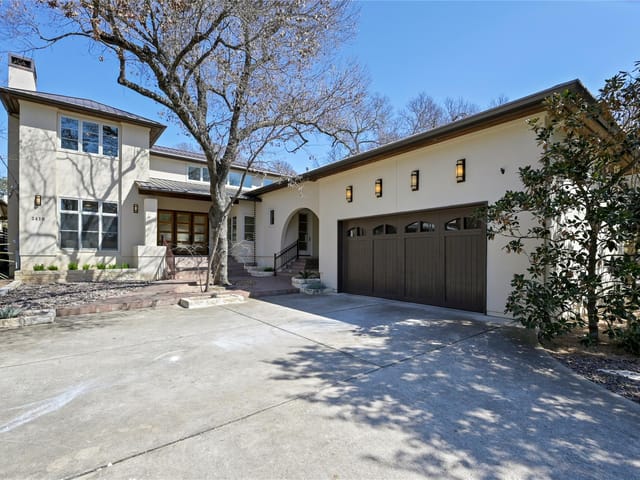 2410 Bridle Path